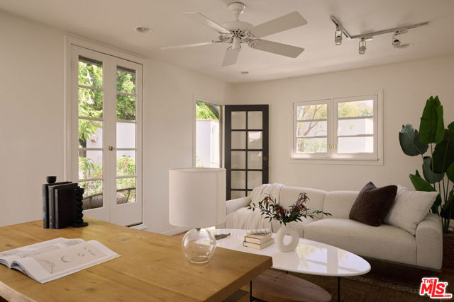 6401 San Vicente Boulevard, Los Angeles CA: https://media.crmls.org/mediaz/269873e6-1754-481c-ac2d-3c78fbcae526.jpg