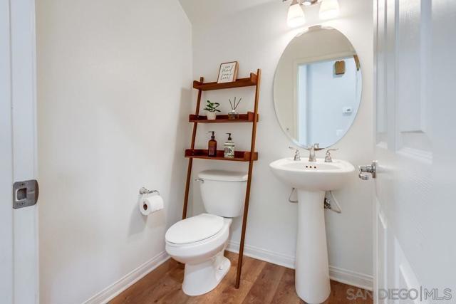 15655 Paseo Montenero, San Diego CA: https://media.crmls.org/mediaz/26998edc-da42-4333-a407-d33646a72f4c.jpg