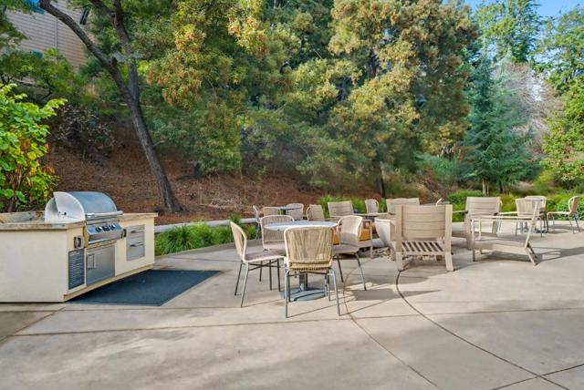 400 El Camino Real, Belmont CA: https://media.crmls.org/mediaz/2699abf3-483b-484d-9f16-1232be426fd7.jpg