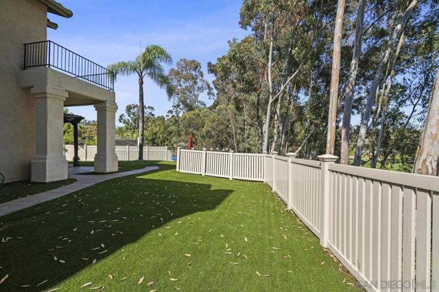 10405 White Birch Dr, San Diego CA: https://media.crmls.org/mediaz/2699ba3d-e697-49a8-80c1-29bb54a54106.jpg