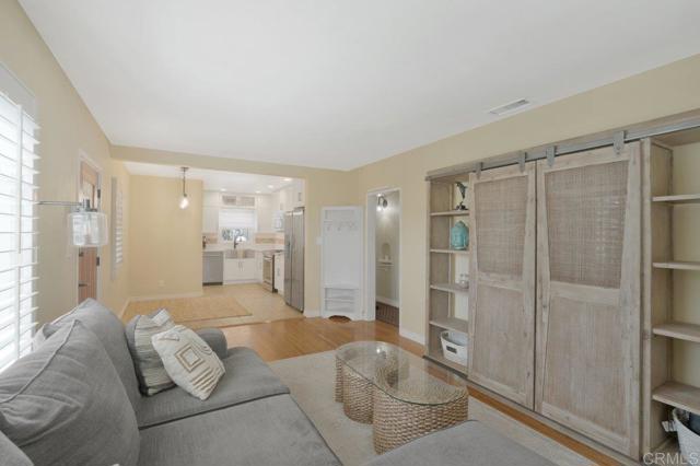 4533 Olive Avenue, La Mesa CA: https://media.crmls.org/mediaz/269a0846-f2b8-43f1-8160-86ff4ff1531b.jpg