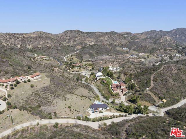 31830 Lobo Canyon, Agoura Hills CA: https://media.crmls.org/mediaz/269a313a-b5d9-4a90-a1ae-6a7dae7d4e60.jpg
