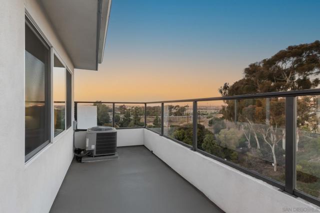 4100 Voltaire St, San Diego CA: https://media.crmls.org/mediaz/269a5184-3501-4291-90f8-9780db70de8f.jpg