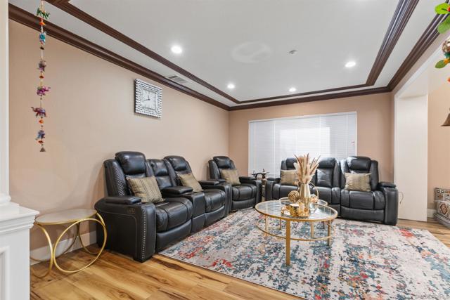 10394 Valley Waters Dr, Spring Valley CA: https://media.crmls.org/mediaz/269b135e-c034-4165-b1d0-8d2daf96fda4.jpg