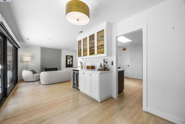 4149 Moselle Ct, Pleasanton CA: https://media.crmls.org/mediaz/269b5c12-e583-4e9a-826a-b6151f031a25.jpg