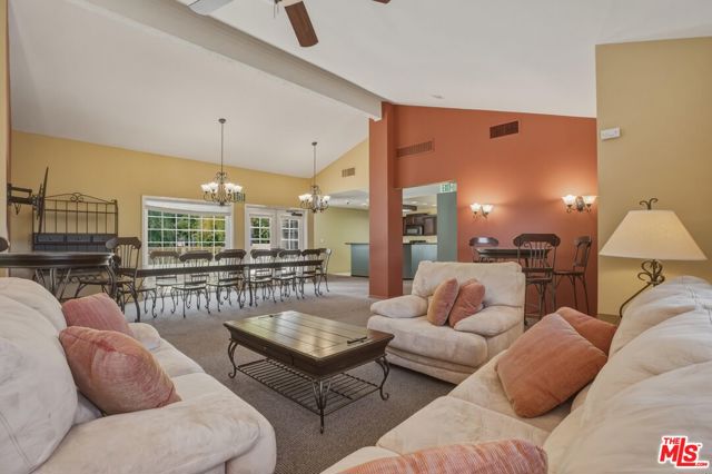 675 Oak Run Trail, Oak Park CA: https://media.crmls.org/mediaz/269c2ce2-17a4-4a9d-a599-e7744d25fe30.jpg