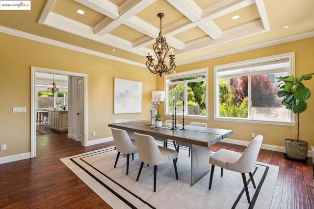 3244 Ridgeview PL, Hayward CA: https://media.crmls.org/mediaz/269c7372-0356-4575-acc9-1f3161a93825.jpg