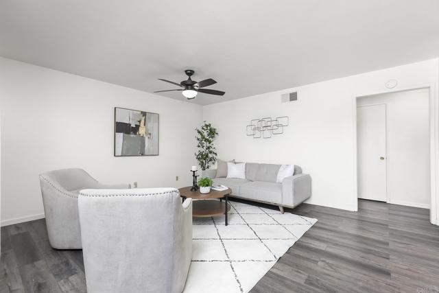 9838 MISSION VEGA DR, Santee CA: https://media.crmls.org/mediaz/269d233a-aeeb-4330-b1f9-5c44d8754bcb.jpg