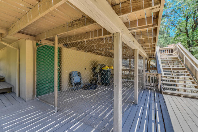 24873 Ponderosa Drive, Idyllwild CA: https://media.crmls.org/mediaz/269dd071-d32d-47f3-81ef-59840f91769d.jpg