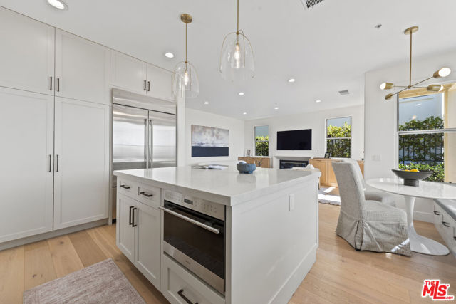 16724 Calle Arbolada, Pacific Palisades CA: https://media.crmls.org/mediaz/269eb4dd-ca67-43bc-945d-589b9ccce250.jpg