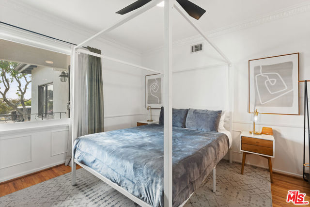5918 S La Cienega Boulevard, Los Angeles CA: https://media.crmls.org/mediaz/269f1eeb-5ac0-4da2-a11d-4238b15ee229.jpg