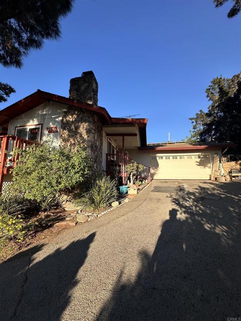 Detail Gallery Image 3 of 15 For 2430 Sunflower Ter, Vista,  CA 92083 - 3 Beds | 2 Baths