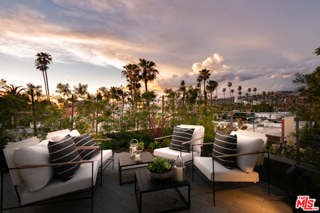 8600 Wilshire Boulevard PH 17 Beverly Hills, California Perched on the upper levels of Gardenhouse, a new boutique development located in Beverly Hills, this Sky Villa features soaring ceiling heights, floor-to-ceiling windows, and a signature sculptural staircase connecting the lower and upper floors. This large two-story, three-bedroom penthouse boasts abundant natural light, exquisite gathering spaces and expansive views across the city. The home features direct lift access to a private entry foyer from the lobby and subterranean parking garage, a chef-caliber kitchen with Miele appliances, Snaidero cabinets and stone countertops; luxurious bathrooms with premium fixtures and radiant floor heating; large primary bedroom with a spacious walk-in closet; private elevator access with three parking spaces; a striking contemporary design and thoughtful details that surprise and delight at every turn. Less than one mile from the famed Golden Triangle, Gardenhouse places owners within arms reach of the very best that Beverly Hills has to offer including Michelin Star restaurants, exceptional shopping and entertainment, as well as a leading school district. Walking distance to an abundance of convenient amenities such as Restaurant Row, Melrose Place, La Cienega Design Quarter, SLS Hotel, The Beverly Center and more, Gardenhouse is at the epicenter of luxury.