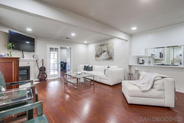 15380 Via La Gitano, Poway CA: https://media.crmls.org/mediaz/26a02bdf-0454-4add-a086-7bfa7a294825.jpg