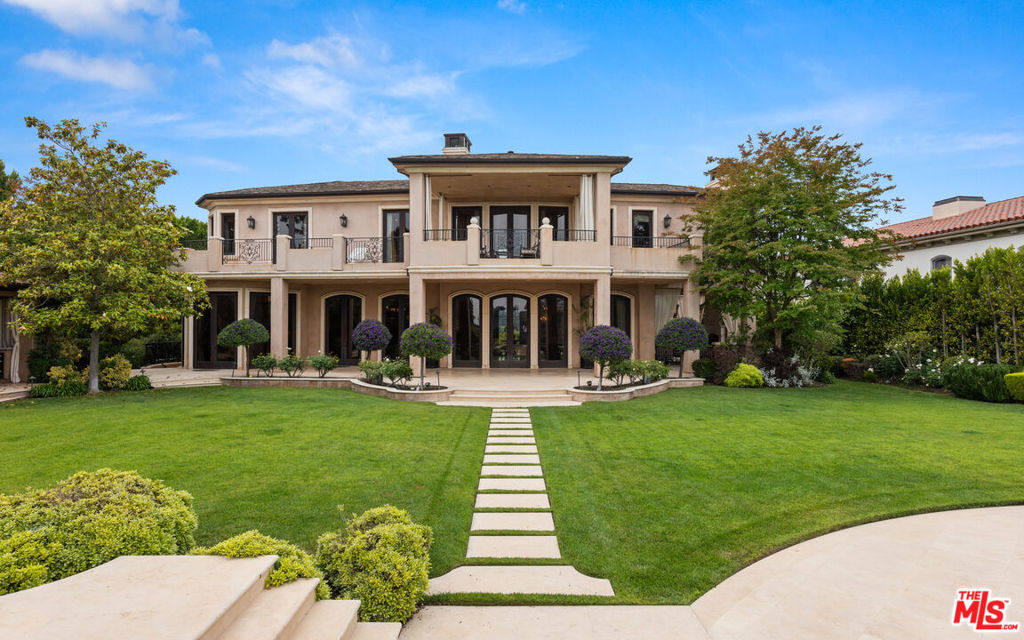 2108 Stratford Circle
