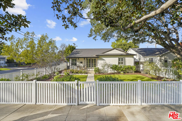 11595 Morrison Street photo 2