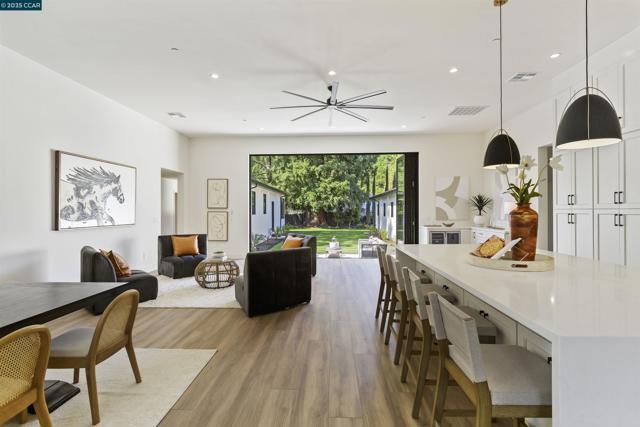2559 Romley Ln, Alamo CA: https://media.crmls.org/mediaz/26a187a5-c640-4fb4-8076-1eb4e9d5cfc4.jpg