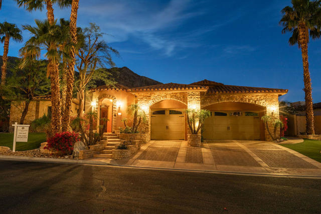 77170 Casa Del Sol, La Quinta CA: https://media.crmls.org/mediaz/26a187f5-a4d2-4932-8c25-b66cc926e074.jpg