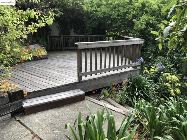 169 Ronada Ave, Piedmont CA: https://media.crmls.org/mediaz/26a1a191-a408-4093-90fa-c5be74bffc84.jpg