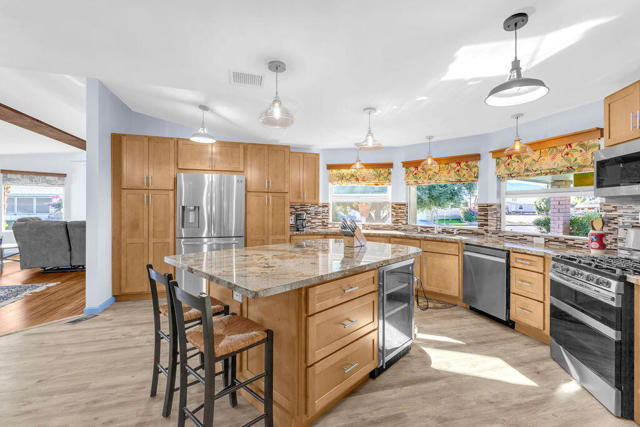 74554 Stage Line Drive, Thousand Palms CA: https://media.crmls.org/mediaz/26a1bd3f-806c-4611-b021-985c570c833a.jpg