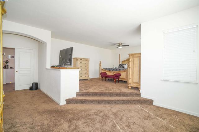 5018 Southport Ct, Antioch CA: https://media.crmls.org/mediaz/26a1e183-05d3-4c03-a42b-bc37f524f6d7.jpg