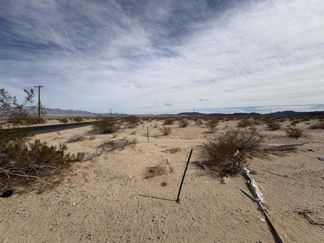 81325 29 Palms Highway, 29 Palms CA: https://media.crmls.org/mediaz/26a2031b-5d2c-4b17-bbb1-d29716f20030.jpg