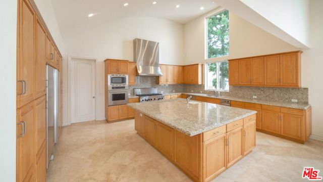 Drew Fenton | 14445 MULHOLLAND Drive Los Angeles CA | MLS: 7370765 Drew Fenton | 14445 MULHOLLAND Drive Los Angeles CA | MLS: 7370765