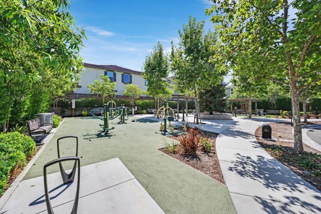 47222 Mission Falls Court, Fremont CA: https://media.crmls.org/mediaz/26a2a699-e19d-4213-91ce-d4e3cf646e58.jpg