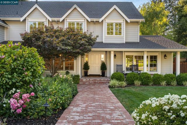 222 Still Creek Rd, Danville CA: https://media.crmls.org/mediaz/26a2de25-1683-42fd-a6ba-c6ebe86e3a43.jpg