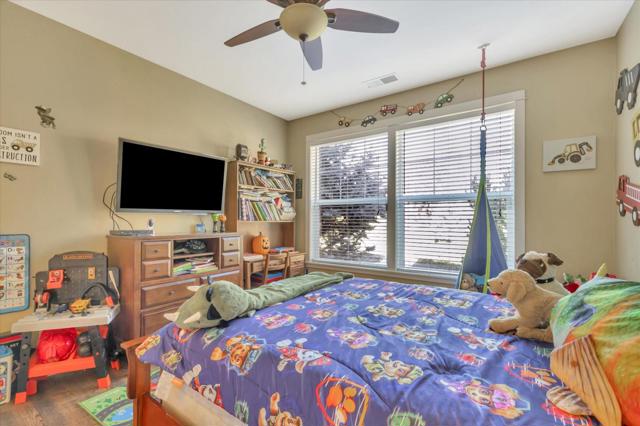 46347 Opah Drive, Ahwahnee CA: https://media.crmls.org/mediaz/26a2ee3a-fd18-46ce-9a42-ed5f71d7b448.jpg