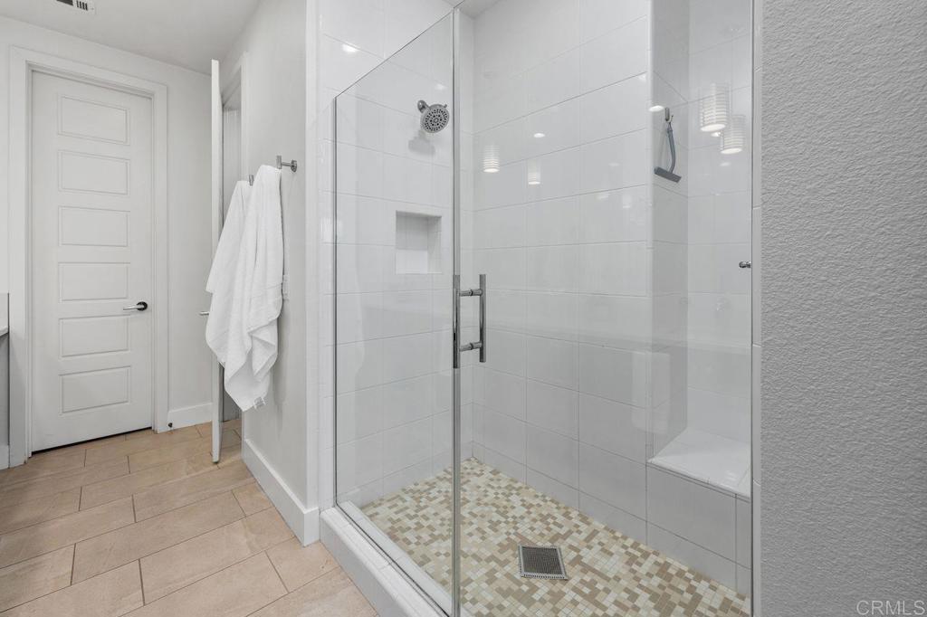 8383 Distinctive - photo 12