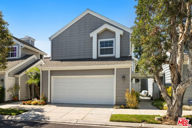 13082 Mindanao Way, Marina del Rey CA: https://media.crmls.org/mediaz/26a306a1-946b-4c75-94b9-4074eae13031.jpg