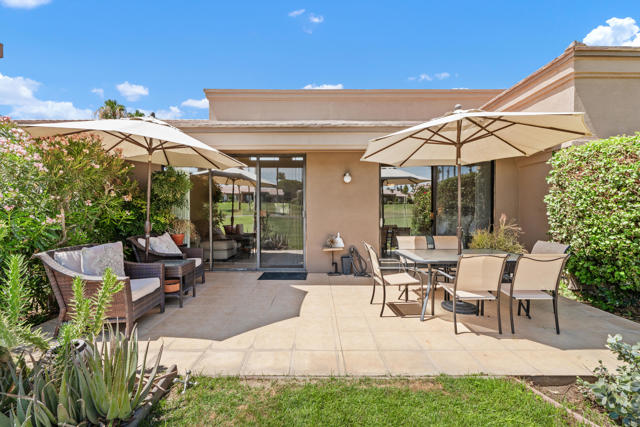 76237 Impatiens Circle, Palm Desert CA: https://media.crmls.org/mediaz/26a34092-524c-4008-8237-66804a150163.jpg