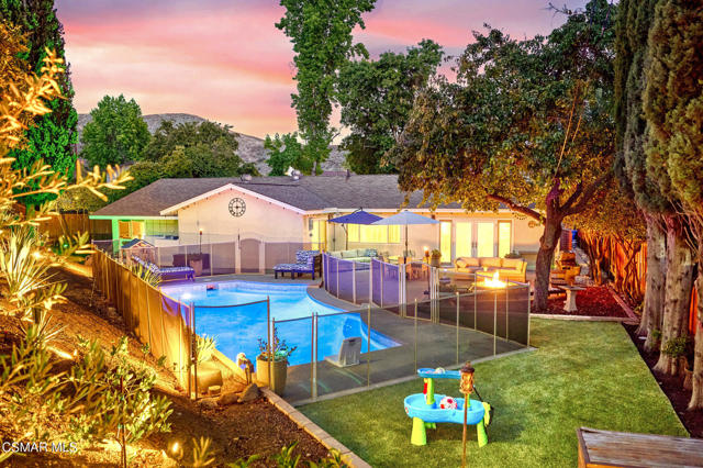 26007 Philrich Circle, Calabasas CA: https://media.crmls.org/mediaz/26a35ea7-a7ca-4e85-a2f2-e63fd71ffcf3.jpg