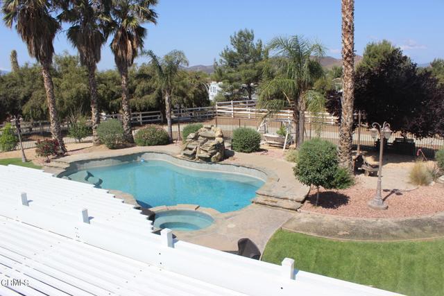 Detail Gallery Image 16 of 72 For 35135 Caprock Rd, Santa Clarita,  CA 91390 - 4 Beds | 4 Baths