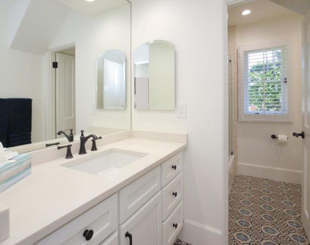 32524 Seacliff Drive, Rancho Palos Verdes CA: https://media.crmls.org/mediaz/26a3eafa-5168-4325-bcd8-e28863513aeb.jpg