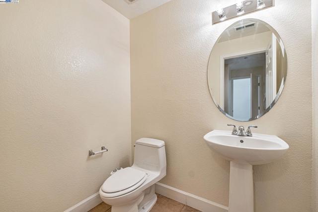 4293 OLIVER WAY, Union City CA: https://media.crmls.org/mediaz/26a432cf-cab9-4551-8365-71dcf49f067c.jpg
