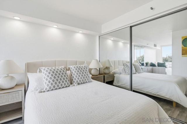 1820 Avenida Del Mundo, Coronado CA: https://media.crmls.org/mediaz/26a450b6-2c82-4bb2-89ab-4e9935fe2c4d.jpg