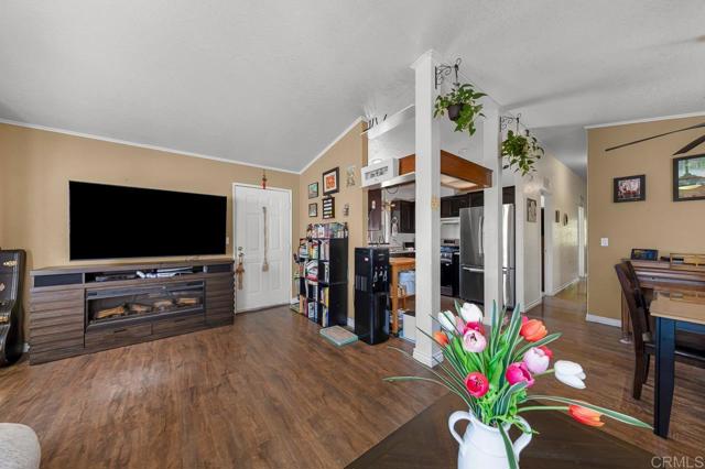 Detail Gallery Image 7 of 26 For 13162 Highway 8 Business Spc 4, El Cajon,  CA 92021 - 3 Beds | 2 Baths