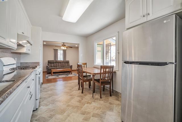 1105 Gardner Blvd., San Leandro CA: https://media.crmls.org/mediaz/26a4d212-9883-4795-83da-5c70a338197d.jpg