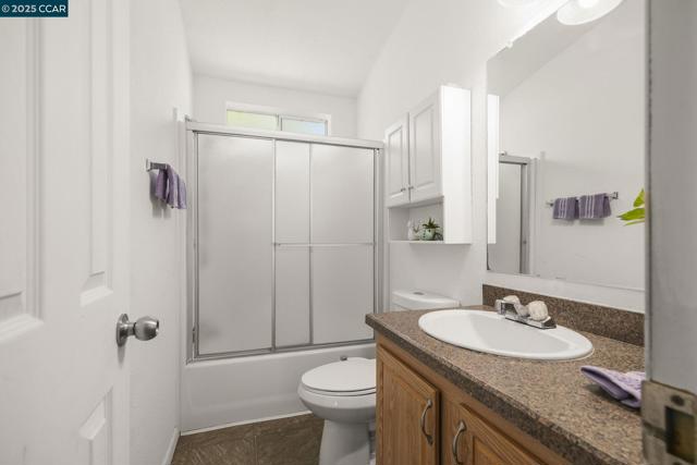 55 Pacifica Ave, Bay Point CA: https://media.crmls.org/mediaz/26a4fb79-e237-45b7-870a-34457f4a5fd4.jpg