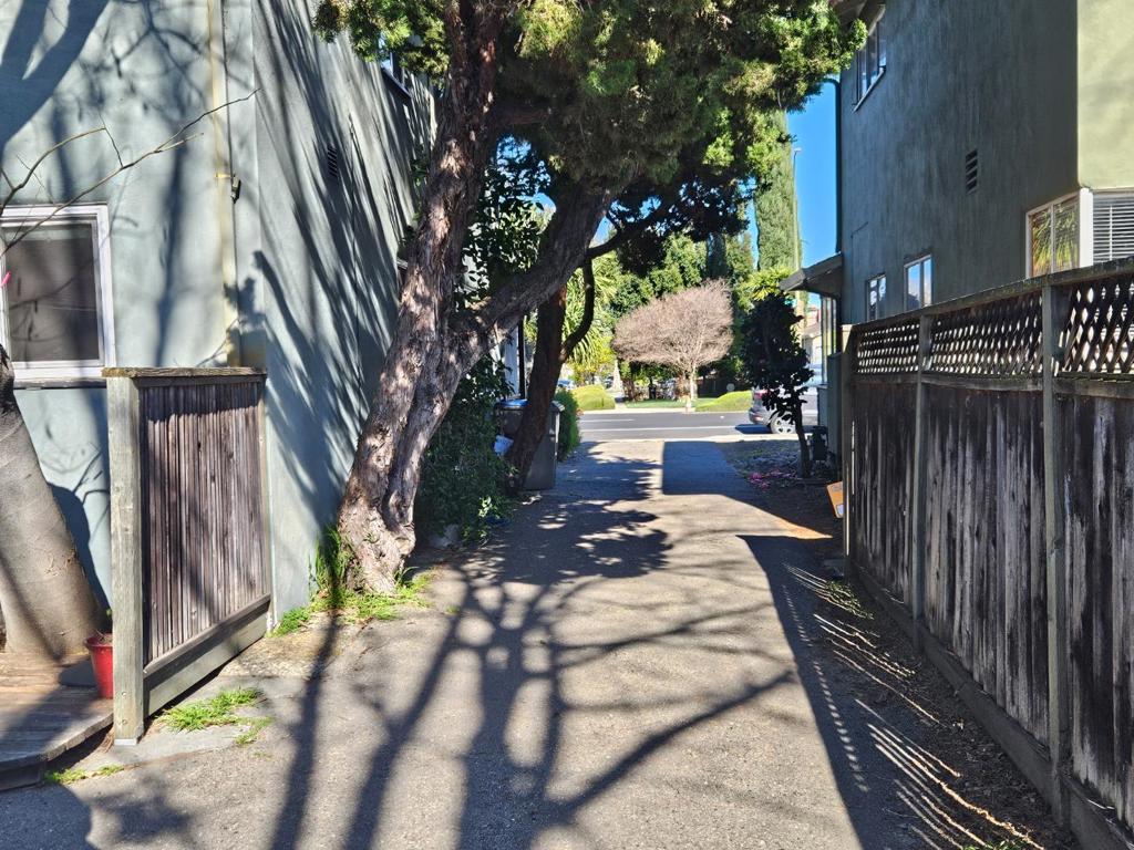 https://media.crmls.org/mediaz/26a50069-2e84-424e-a01a-1e3705ecf40b.jpg?preset=X-Large