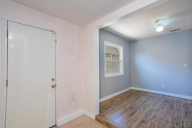 1187 Tangerine St, El Cajon CA: https://media.crmls.org/mediaz/26a55dc2-48a8-460d-80a7-f6c2d2f9de40.jpg