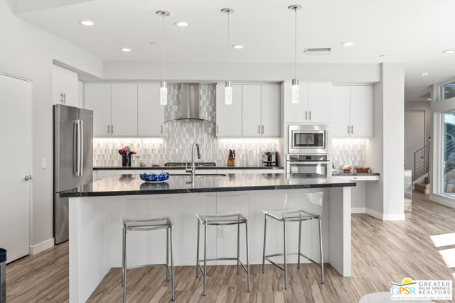 431 Suave Lane, Palm Springs CA: https://media.crmls.org/mediaz/26a574a9-e444-4448-b52a-6b8eff21660a.jpg
