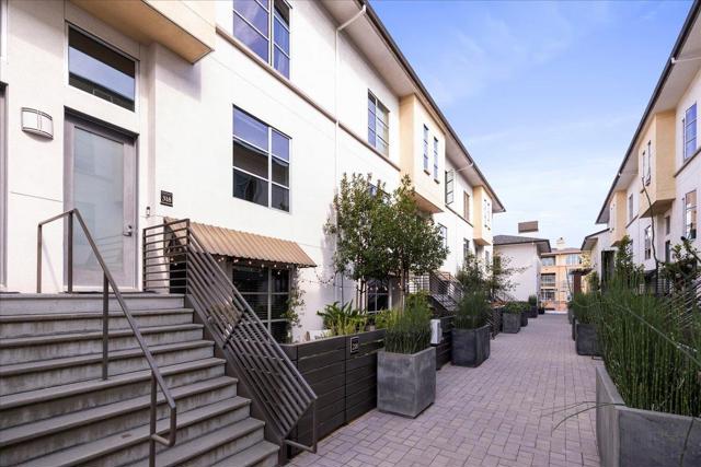 1 E Julian Street, San Jose CA: https://media.crmls.org/mediaz/26a57690-8837-4138-aad2-3936cd4204f9.jpg