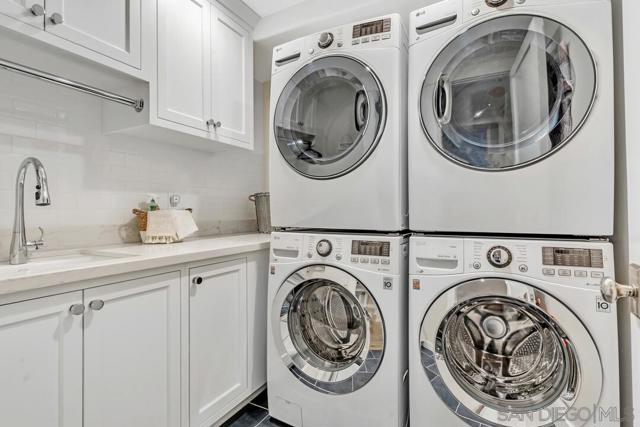 1050 Isabella Ave, Coronado CA: https://media.crmls.org/mediaz/26a58b45-bf7b-4b5d-ba1e-909e6b13e28c.jpg