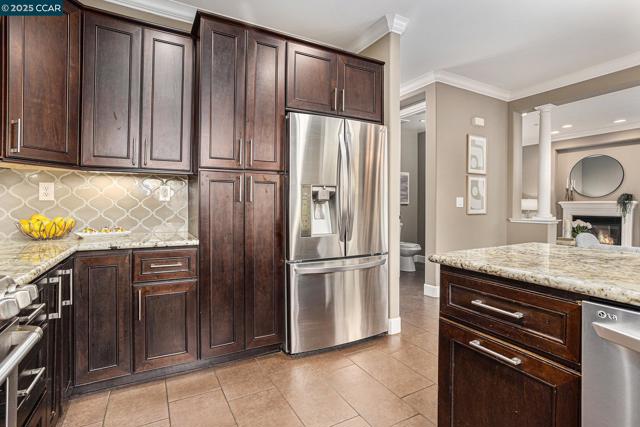 Image 16 of 50 For 203 Seacliff Way