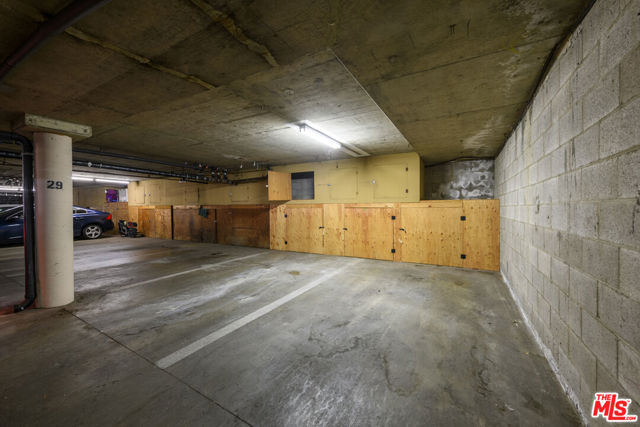 4628 Maytime Lane, Culver City CA: https://media.crmls.org/mediaz/26a61d2f-cb2e-47e7-9417-b55f815d0911.jpg