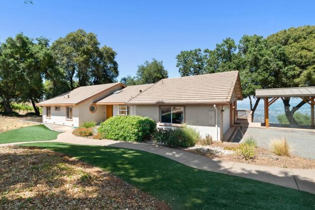 15060 Montebello Road, Cupertino CA: https://media.crmls.org/mediaz/26a638ca-4cb5-40d0-bc79-698254542450.jpg