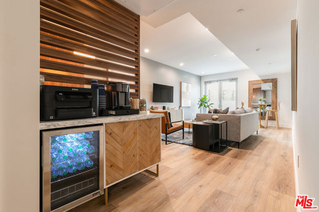 5801 Camerford Avenue, Los Angeles CA: https://media.crmls.org/mediaz/26a66be9-de1a-4ab0-b9c3-0943ae91d952.jpg